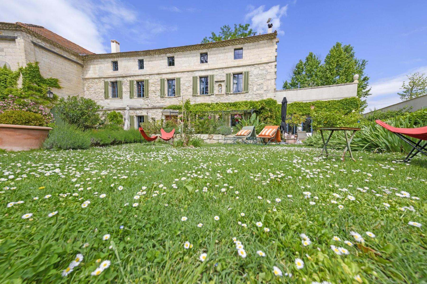 Bastide De Bellegarde Panzió Avignon Kültér fotó